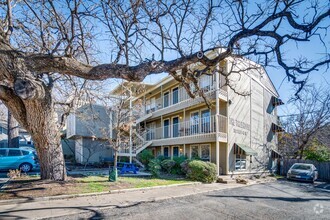 Building Photo - K211 - Treehouse #102