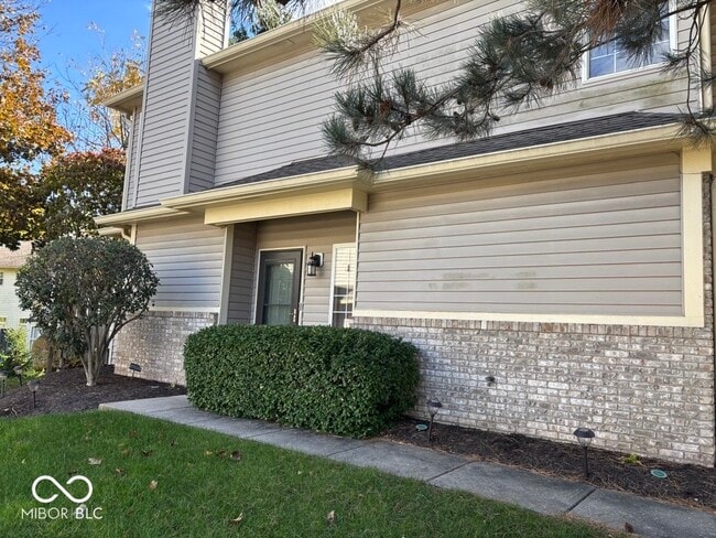 Primary Photo - 1012 Grovewood Dr