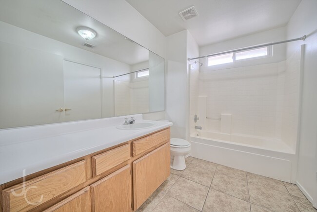 Building Photo - 1309