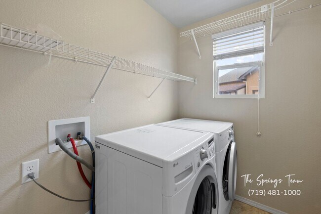 Building Photo - SPACIOUS SIX (6!!!) BD HOME IN LORSON RANCH!