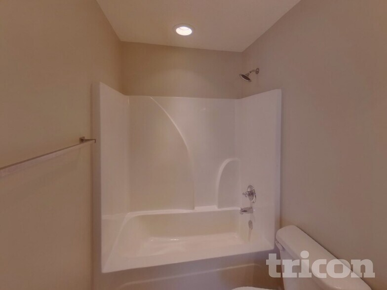 Building Photo - 916 Coolidge Ct