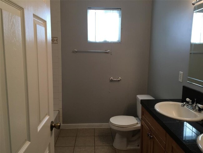 Building Photo - 4802 Clarkson Ave