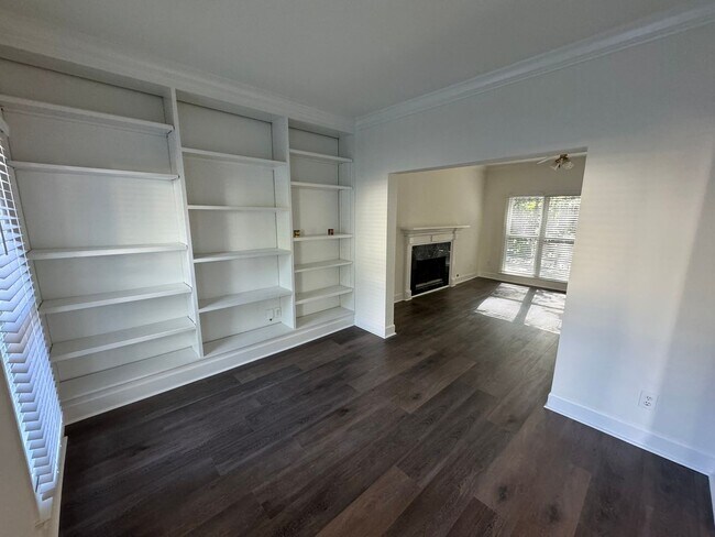 Building Photo - Updated House in Hampton Park!