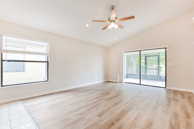 Building Photo - 2119 Bexley Dr