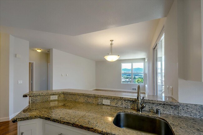 Building Photo - Candlestick Point - 2 BR, 2 BA Condo 1,166...
