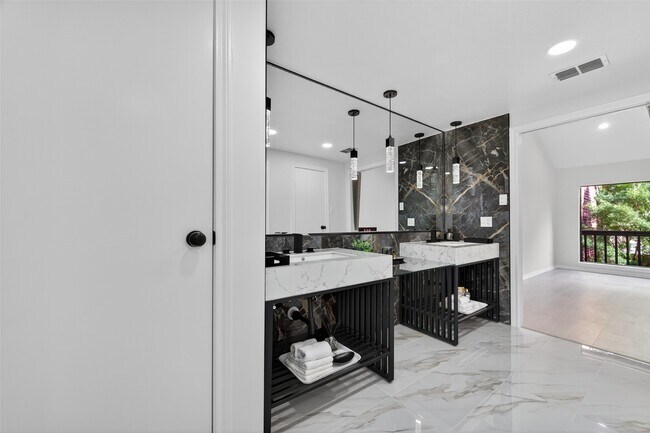 Building Photo - 7447 Cambridge St