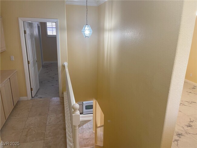 Building Photo - 1136 Scenic Crest Dr