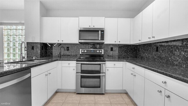 Building Photo - 3 br, 2 bath House - 5048 NW 122nd Ave