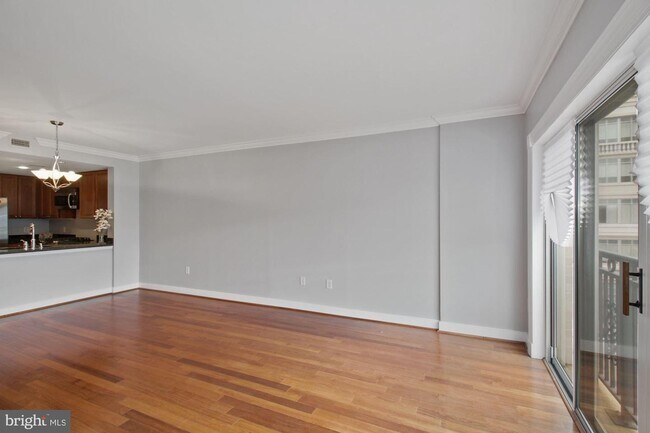 Building Photo - 5 Park Pl