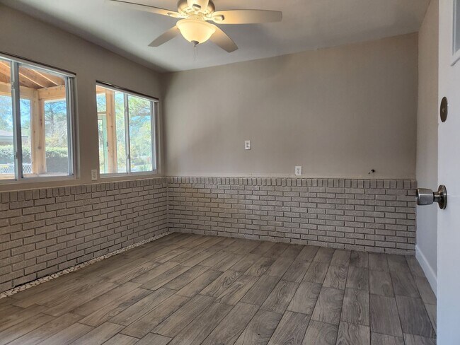 Building Photo - Charming 3-bedroom, 1-bathroom home on a half acre lot on the Southside!