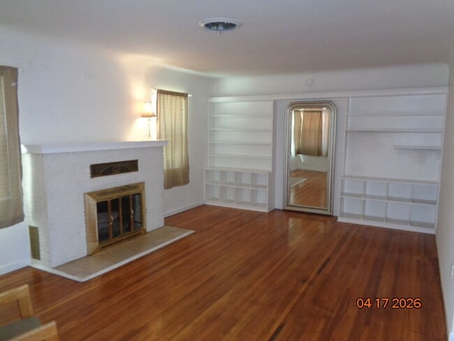 Building Photo - Cute and Clean One Story in Central Lancaster Offering 1328 sq. ft.