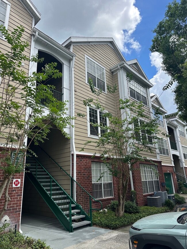 Building Photo - 13015 Plantation Park Cir