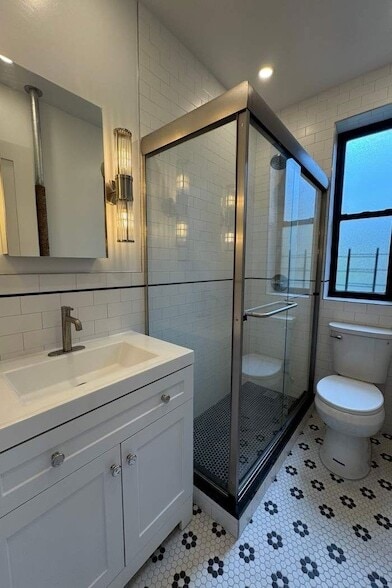 Building Photo - 31 E 127th St