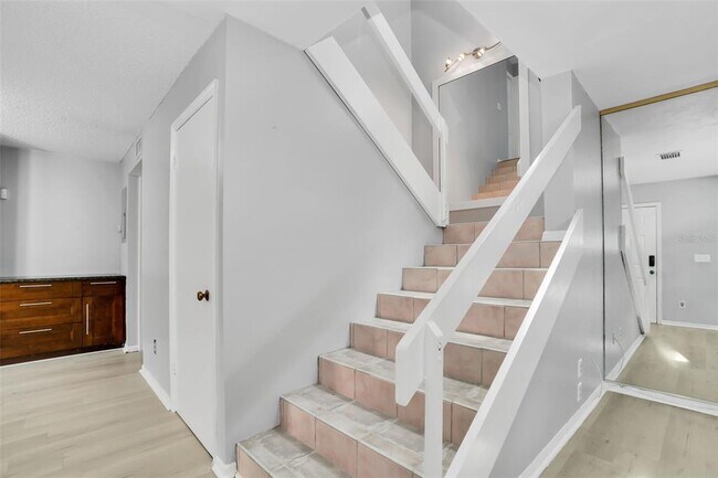 Building Photo - 15217 W Pond Woods Dr