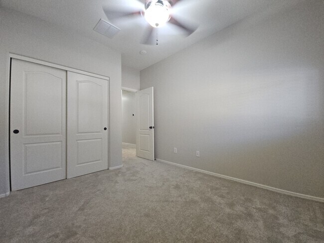 Building Photo - MOVE-IN READY HOME IN COOLEY STATION!