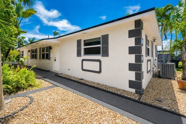 Building Photo - 850 SW 12th Pl