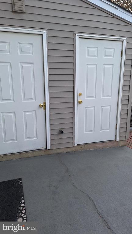 Building Photo - 102 Royal Ct Ln