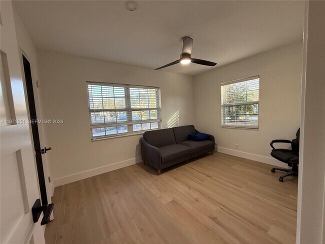 Building Photo - 1701 SW 13th Ct