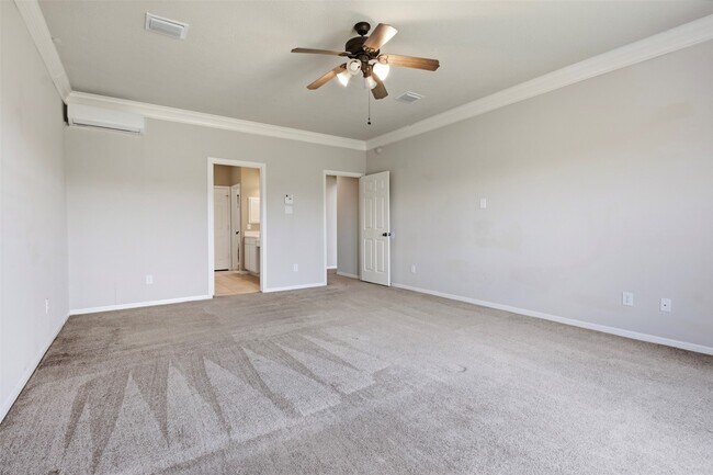 Building Photo - 21811 Honeysuckle Grove Ln