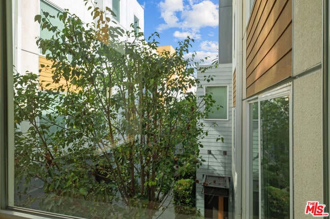 Building Photo - 5637 W Observation Ln