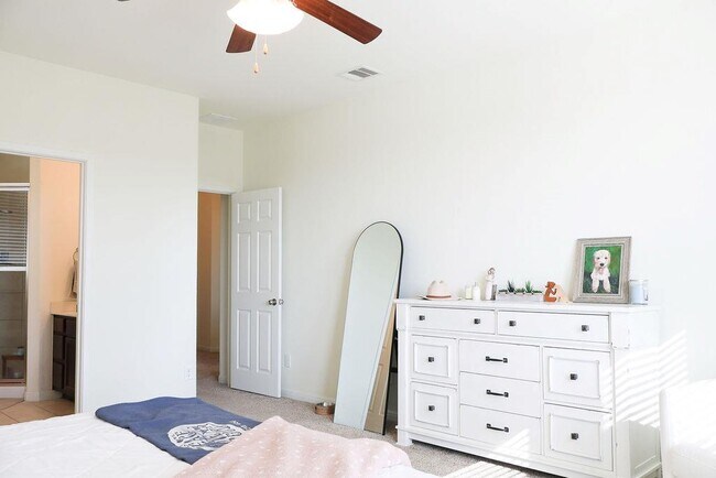 Building Photo - 13413 Larrys Ln
