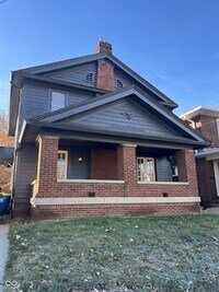 Building Photo - 745 E 49th St