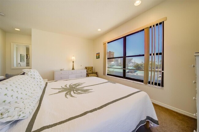 Building Photo - 18111 1st St E