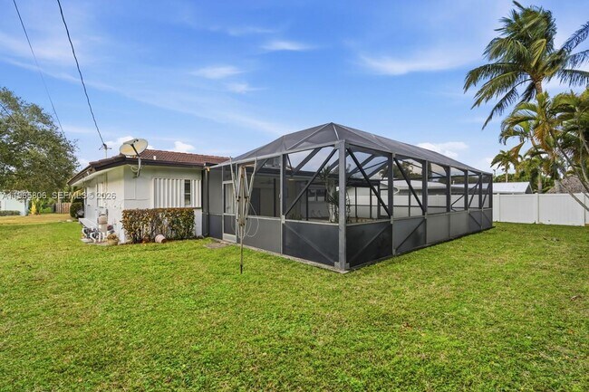 Building Photo - 1260 SW 8th St