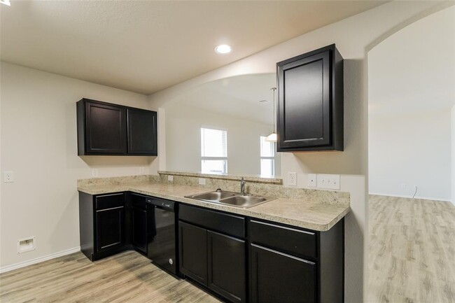 Building Photo - 2610 Lina Dr