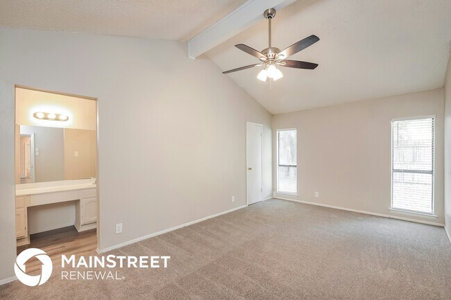 Building Photo - 7506 Ledgebrook Dr