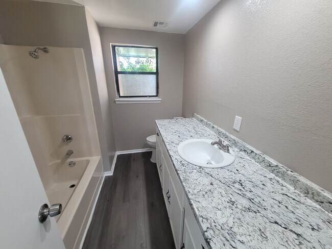 Building Photo - COMING SOON! RARE 5 BEDROOM HOME IN SOUTH OKC / MOORE SCHOOLS!