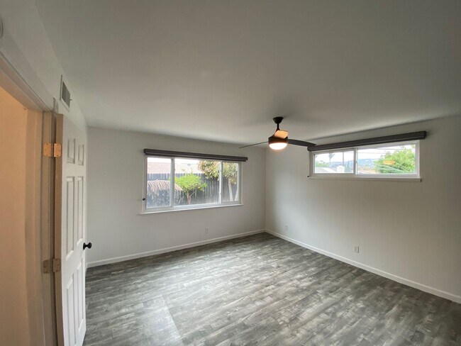 Building Photo - Weston Circle - Main