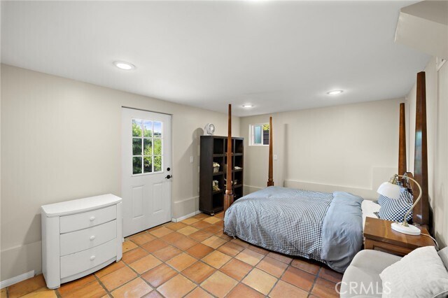 Building Photo - 1091 La Mirada St