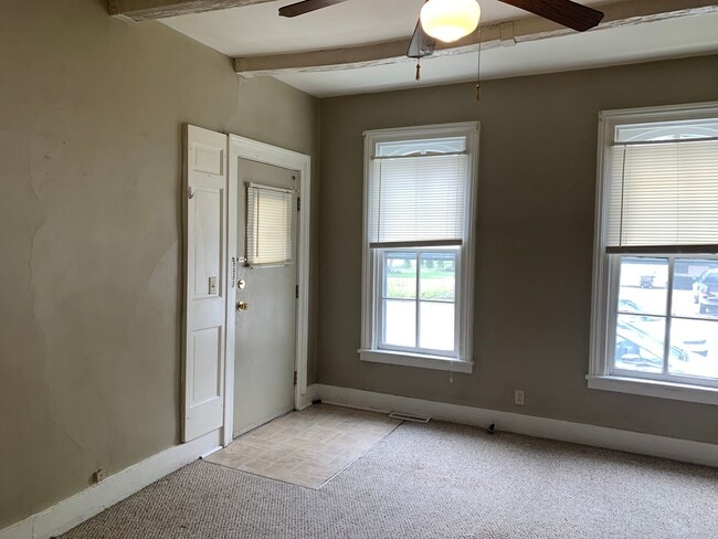 Building Photo - 841-841 Milton Ave