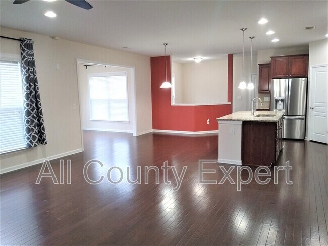 Building Photo - 635 Glenish CT
