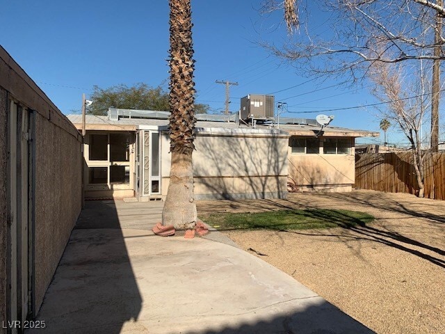 Building Photo - 5609 Evergreen Ave