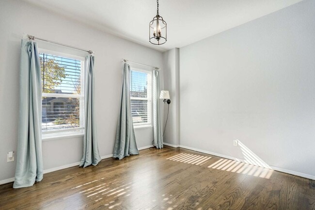 Building Photo - D20 5bdrm Home on Quiet Street in North Colorado Springs Area