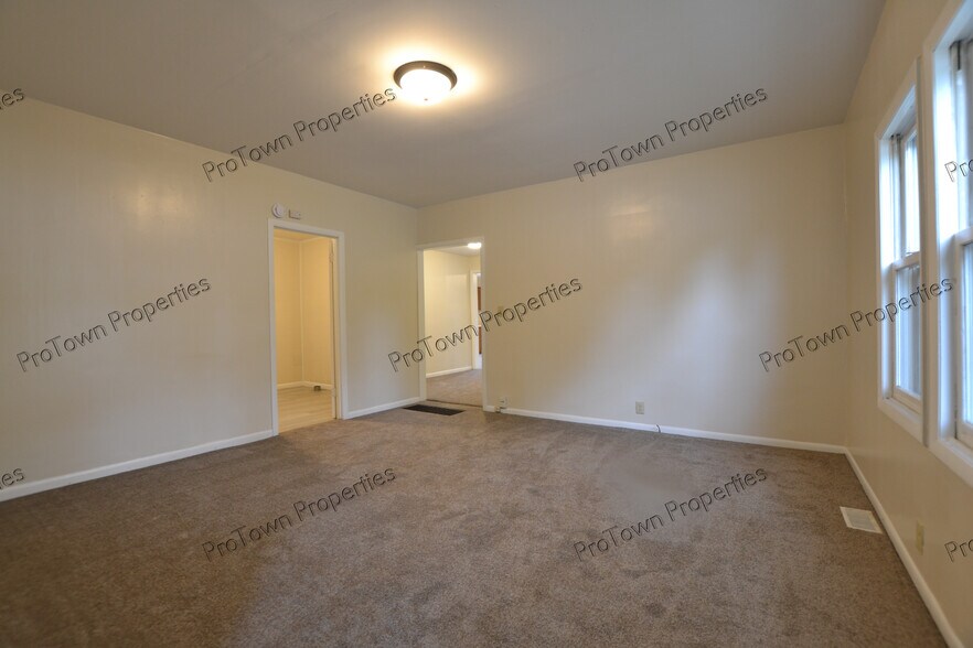 Building Photo - 301 Wheeler Ave