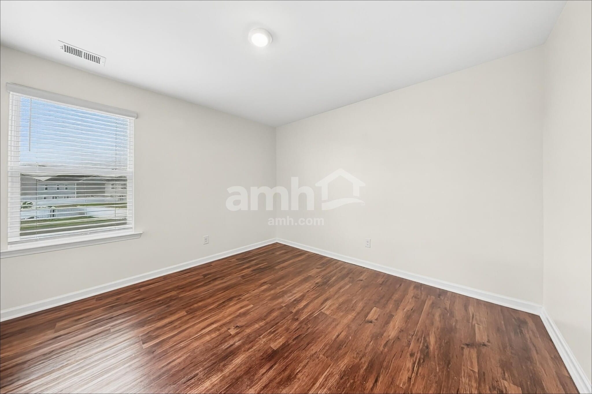 Building Photo - 203 Bushwood Dr