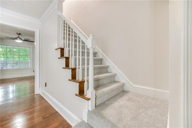 Building Photo - 61 Powers Ferry Rd