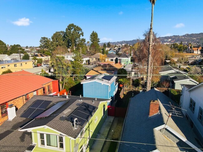 Building Photo - 820 46th St