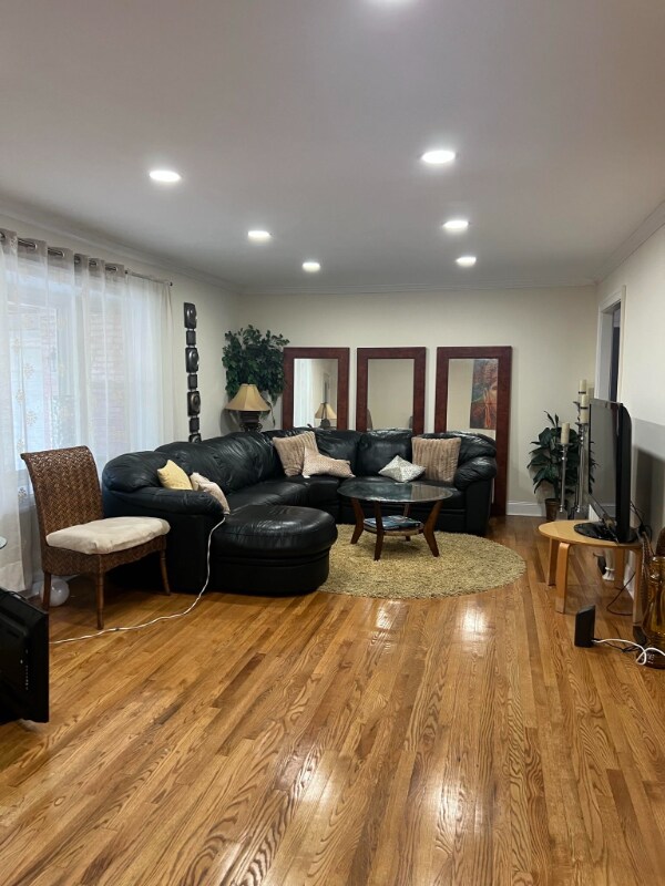 Building Photo - 12000 Surrey Cir Dr