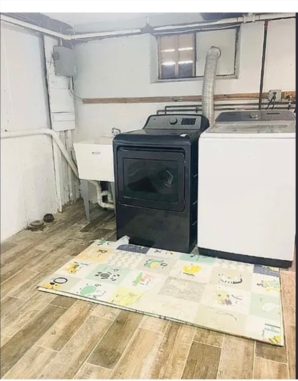 Building Photo - 17 Griswold St