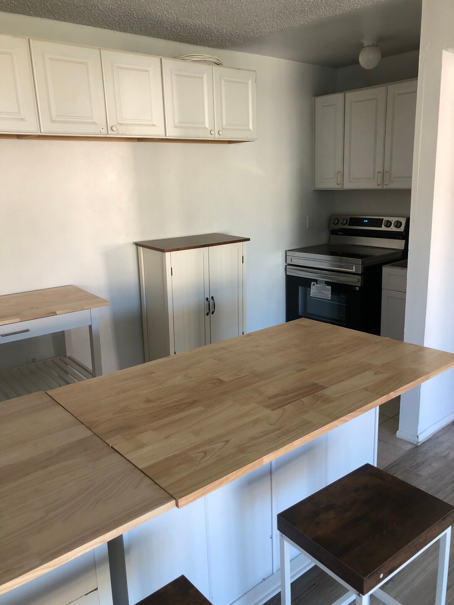 Building Photo - 6453 Kanan Dume Rd