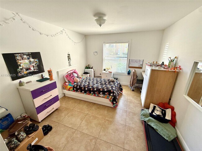 Building Photo - 10440 SW 156th Ct