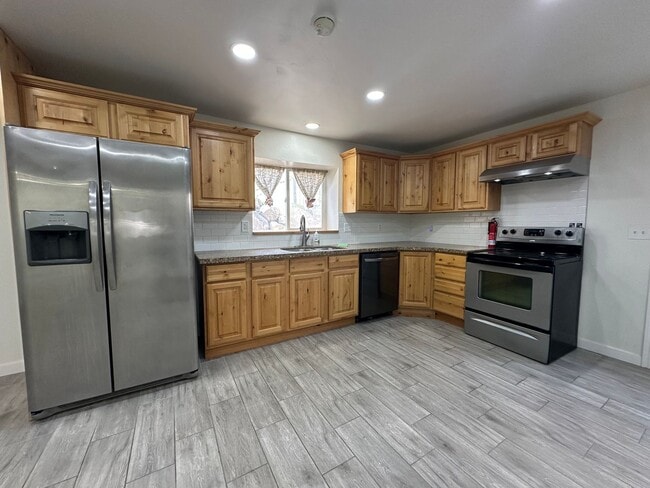 Building Photo - 4000 Mount Airey Dr