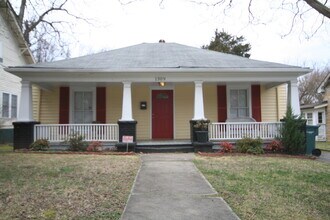 Building Photo - Spacious 3 Bed / 2 Bath Trinity Park Home - All Appliances and Large Fenced Yd