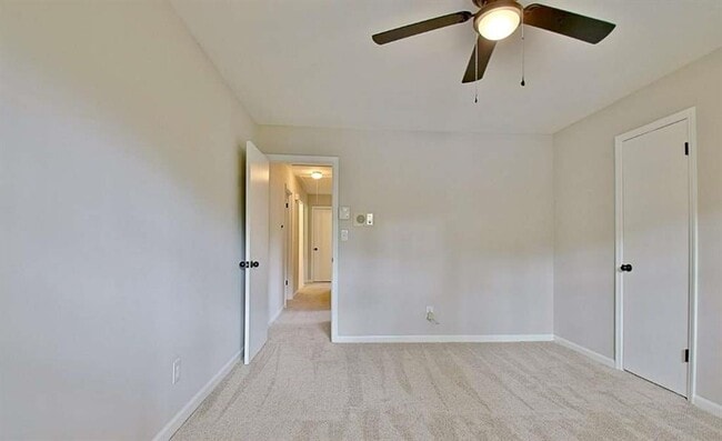 Building Photo - 4710 Navaho Cir