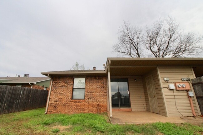 Building Photo - 908-910 Aspen
