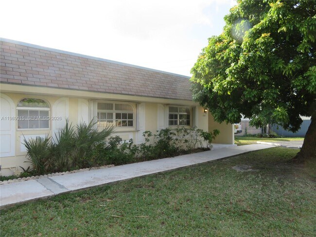 Building Photo - 17247 SW 112th Pl